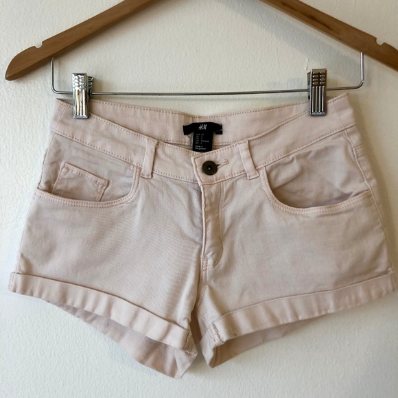 [97] H&M Light Pink Stretchy Denim Shorts - Picture 1 of 5